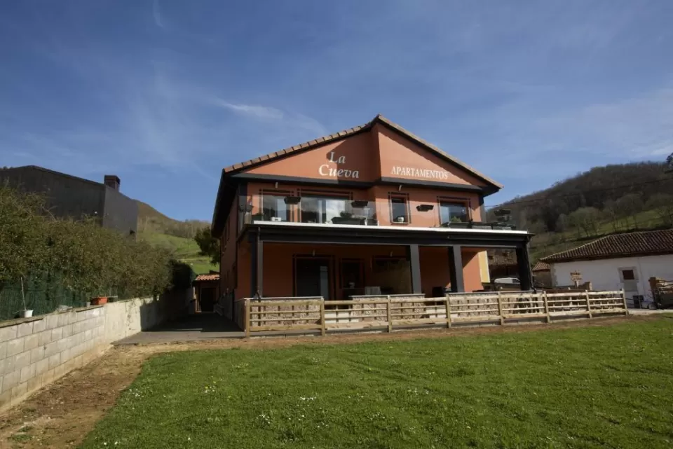 Apartamentos La Cueva