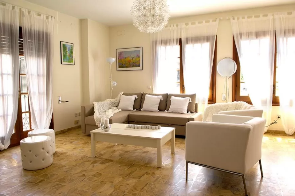 Beautiful apartment by the sea