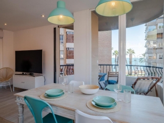 Sala amplia con vistas