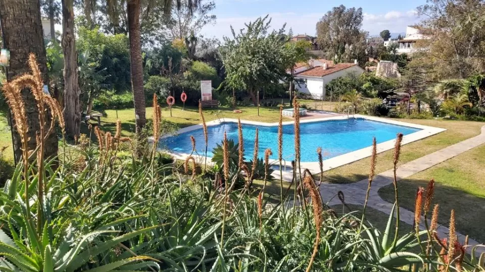 Del Parque Flats- Interpares Swimmingpool