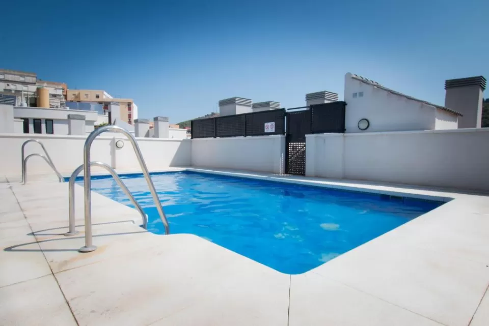 Holidays2Malaga- Refino Pool and Parking