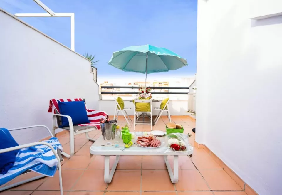 Holidays2Malaga- Mena Studio Budget with terrace