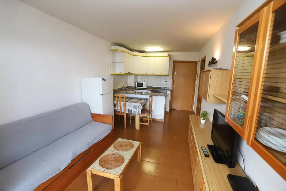 Costa Daurada Apartments- Marathon