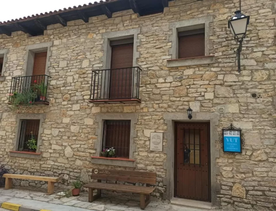 Casa Mercedes Puertomingalvo