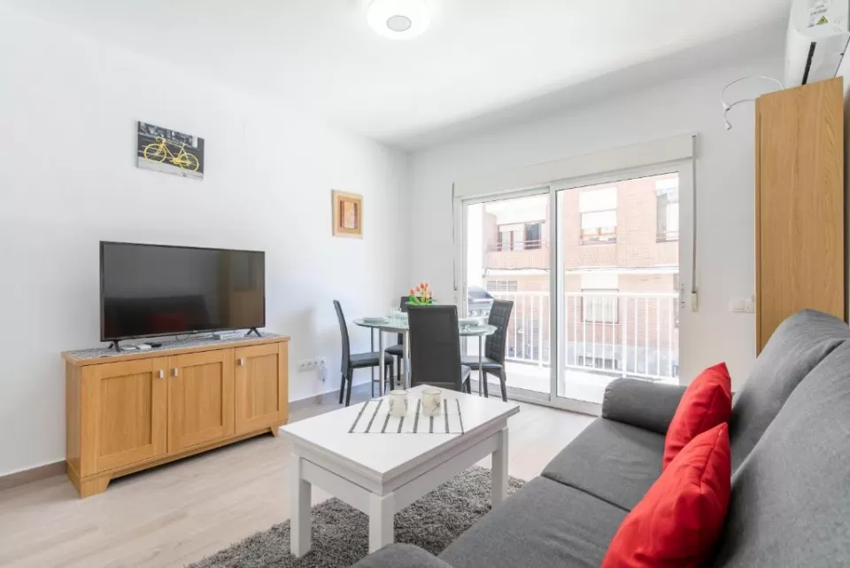 GHR Rentals- Del Mar Apartment