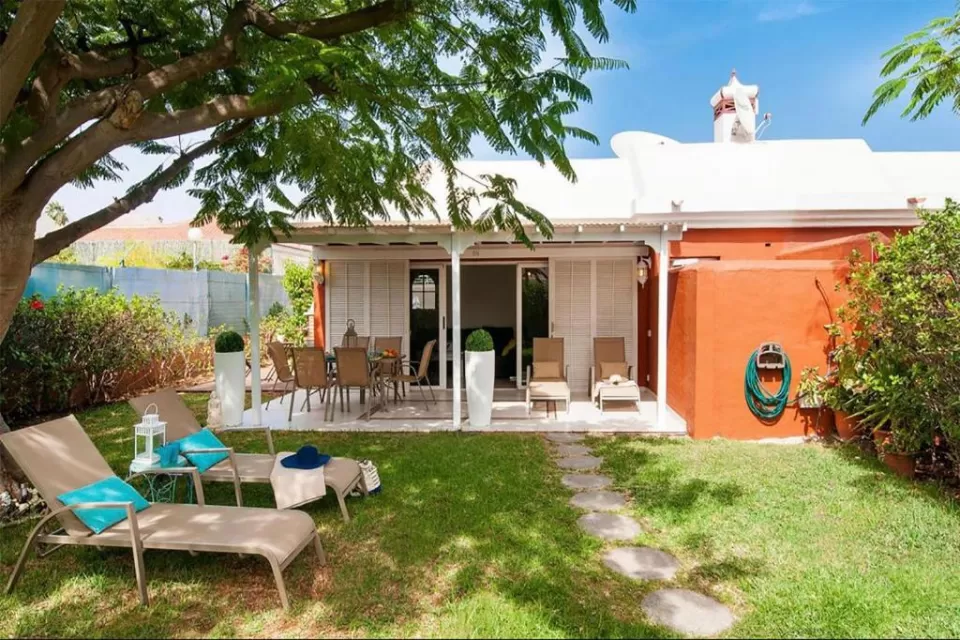 Flamboyant Tree Garden Holiday Home