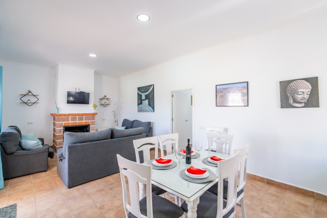 Salon-comedor con chimenea