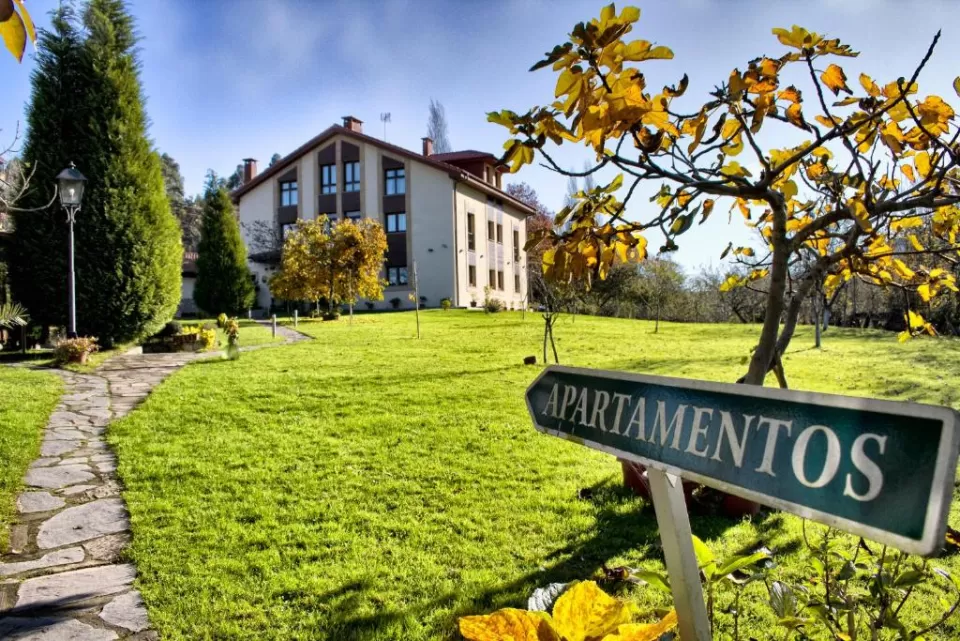 Apartamentos Rurales La Arquera