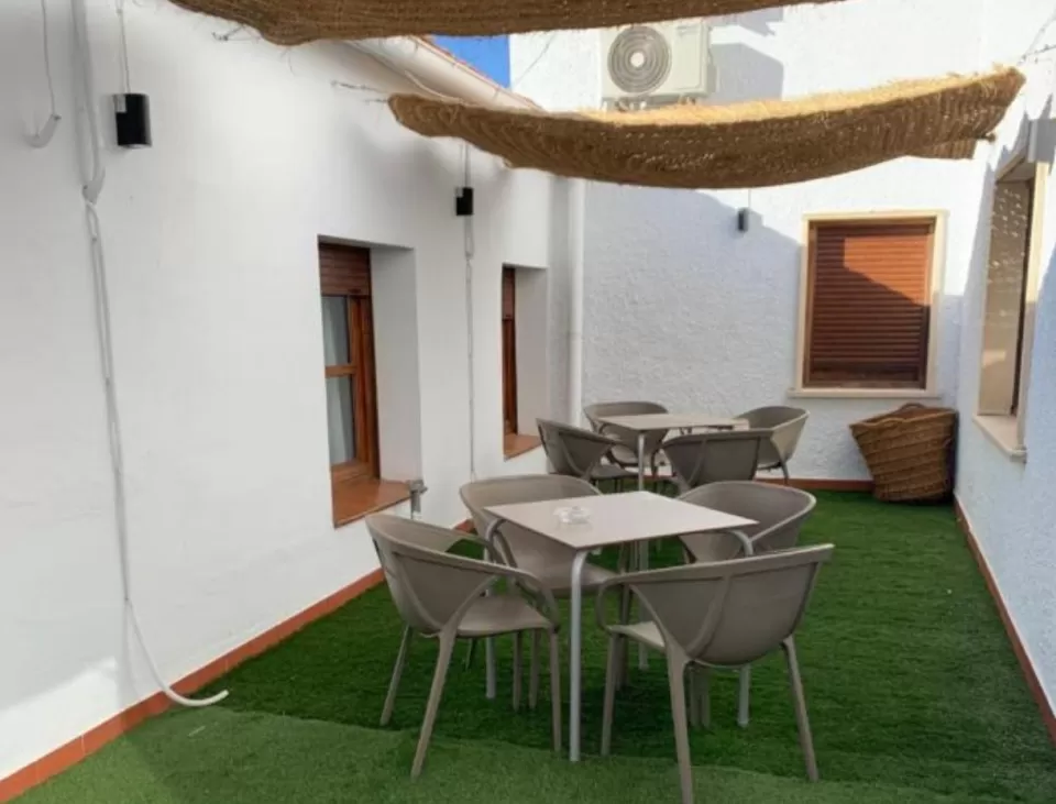 Hostal Restaurante El Bomba