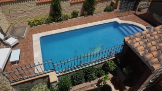 Amplia piscina vista