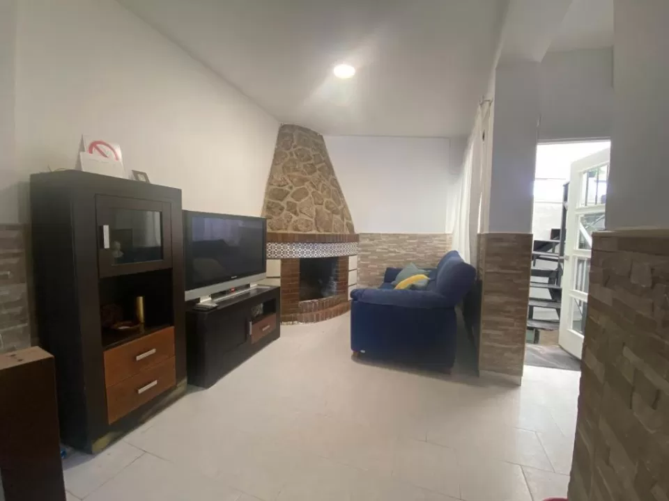 Espacios Únicos- Casa de pueblo con chimenea