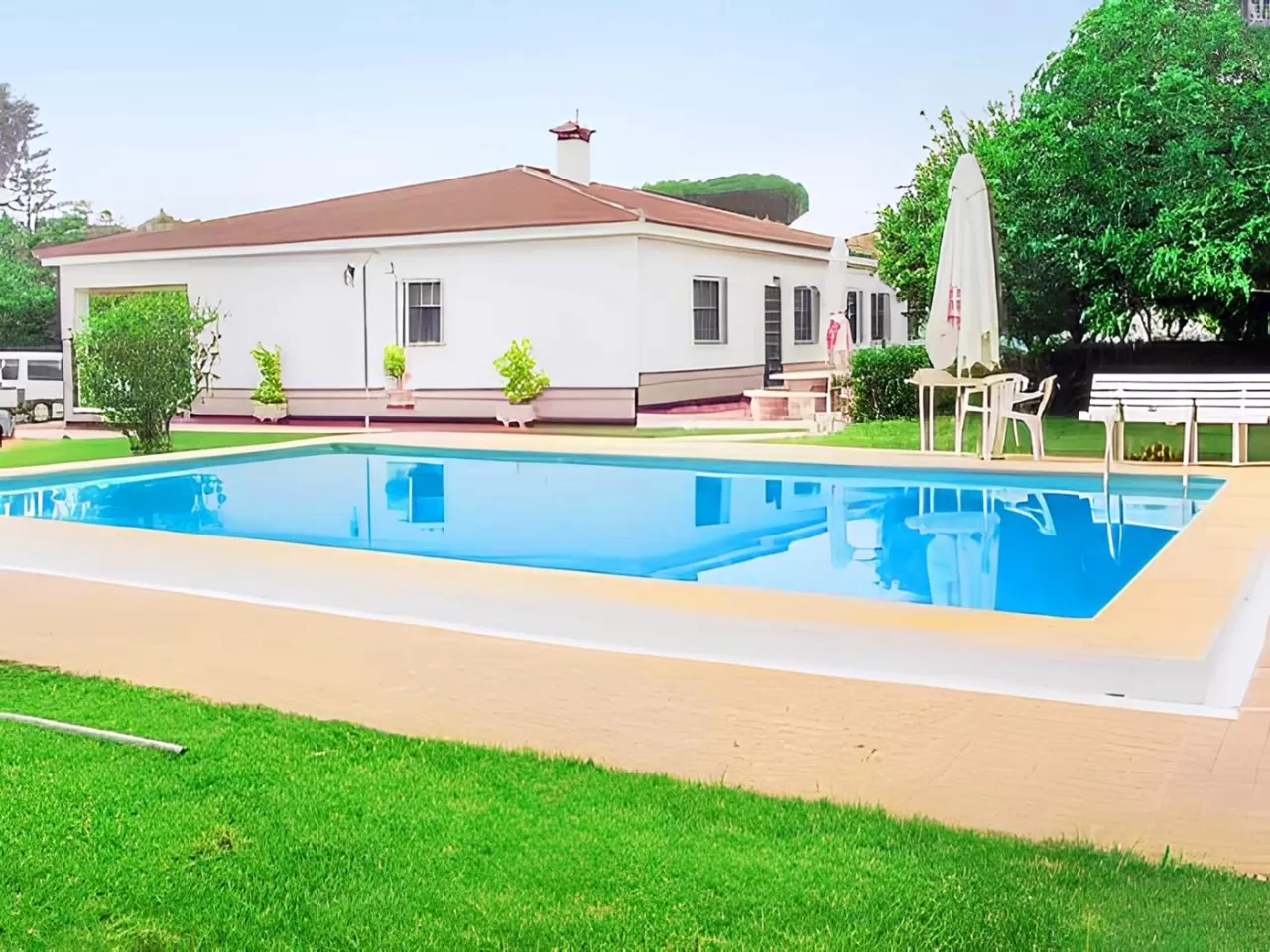 Chalet con piscina La Mascota