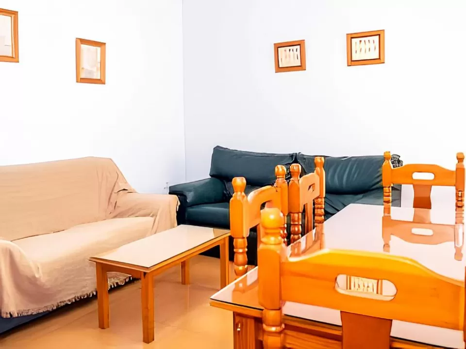 Apartamentos con Garaje y AC Solo familias Izqda 1