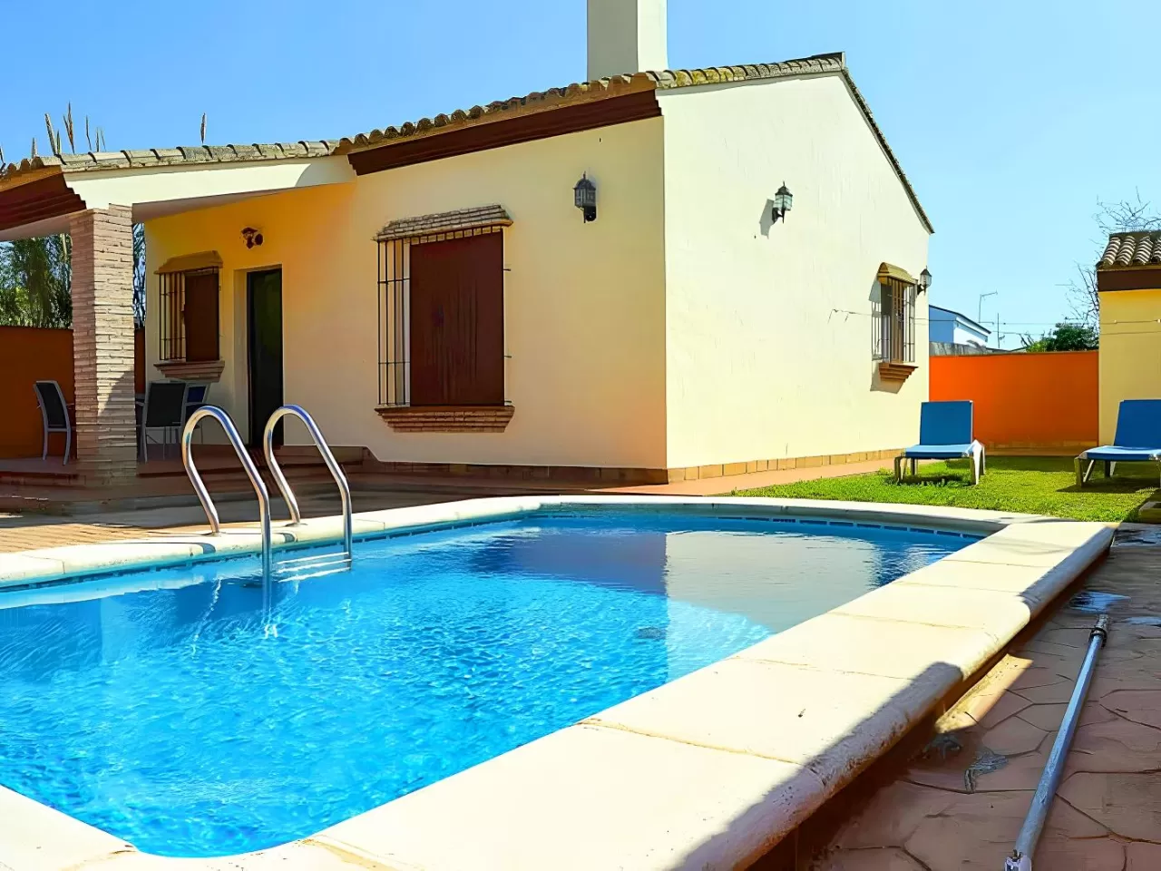 Chalet piscina solo familias parejas Roche Viejo 1