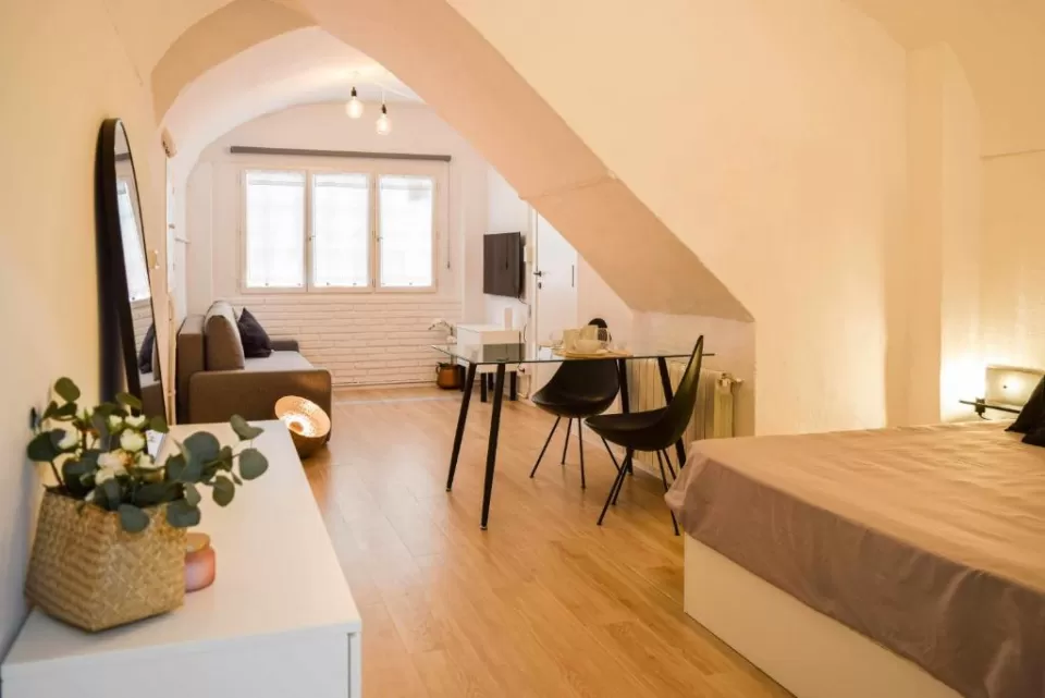 Casa Besalú L Estudi