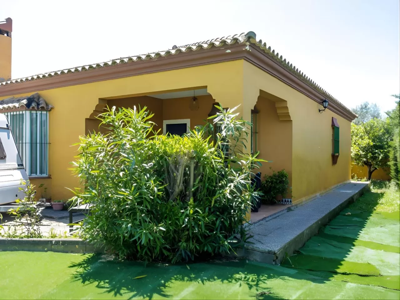 Chalet con jardín, barbacoa y piscina privada