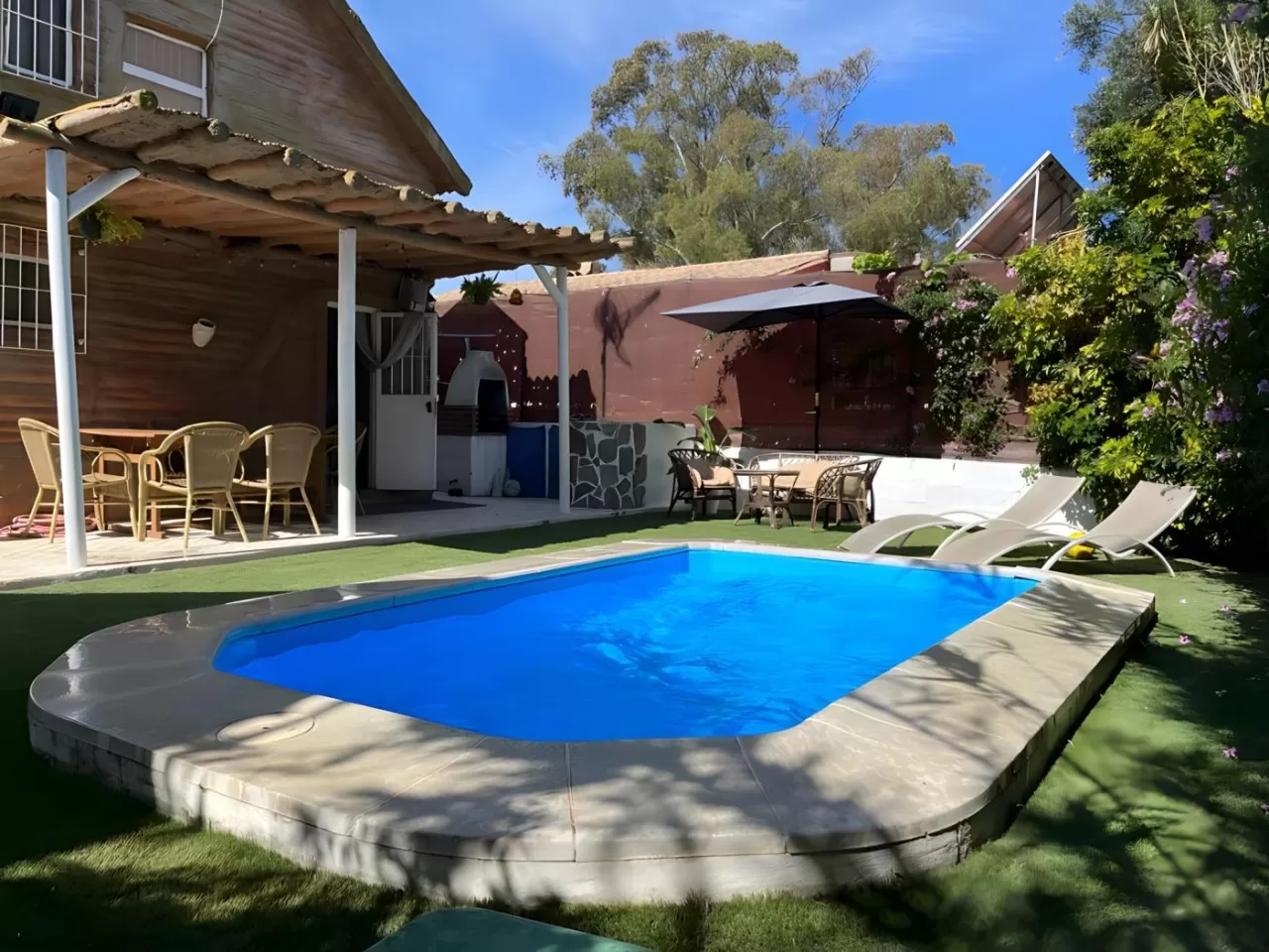 Chalet con piscina privada para familia y pareja