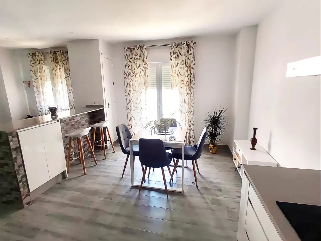 Apartamentos para familias y parejas- B