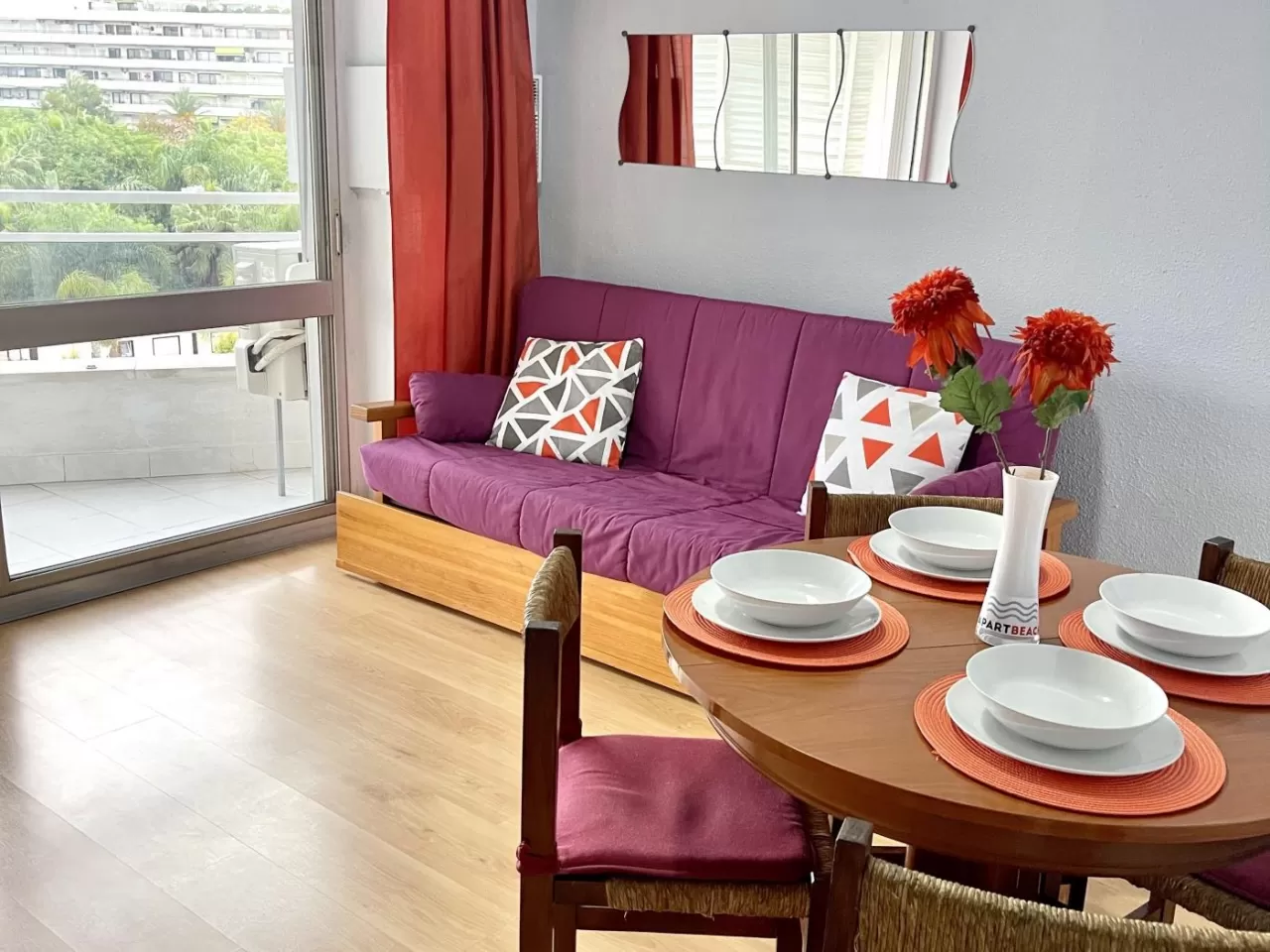 Apartbeach Santa Eulalia y vistas Port Aventura