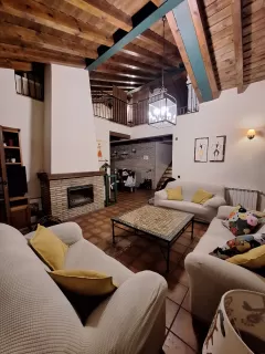 Estefanía García Fernández dans son séjour à Chalet en la Sierra de Madrid 7087_1