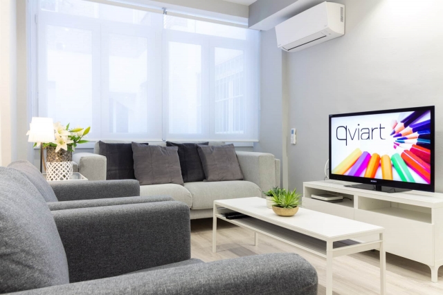 Sala amplia con sillones 