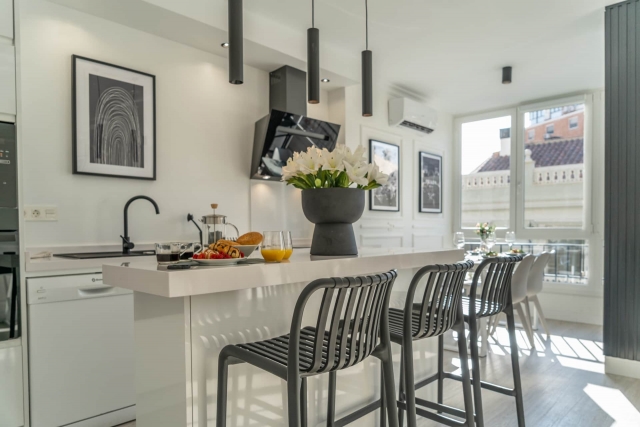 Cocina americana amplia