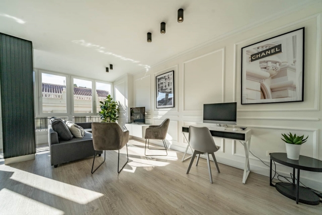 Sala de estar y escritorio