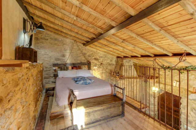 Dormitorio amplio con cama