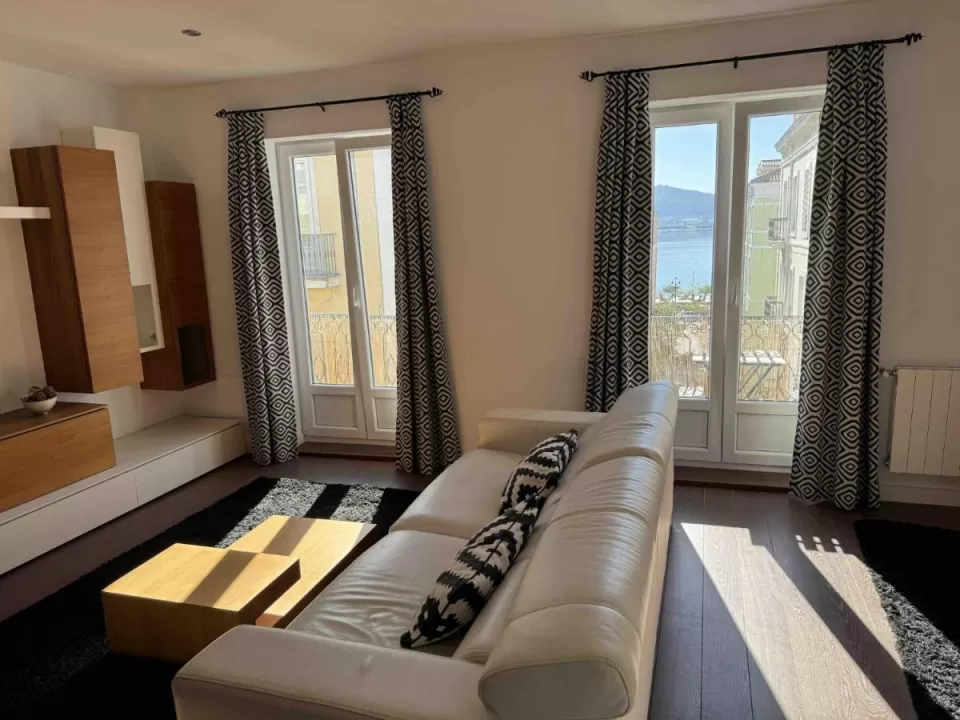 Piso muy amplio y céntrico con vistas a la bahía