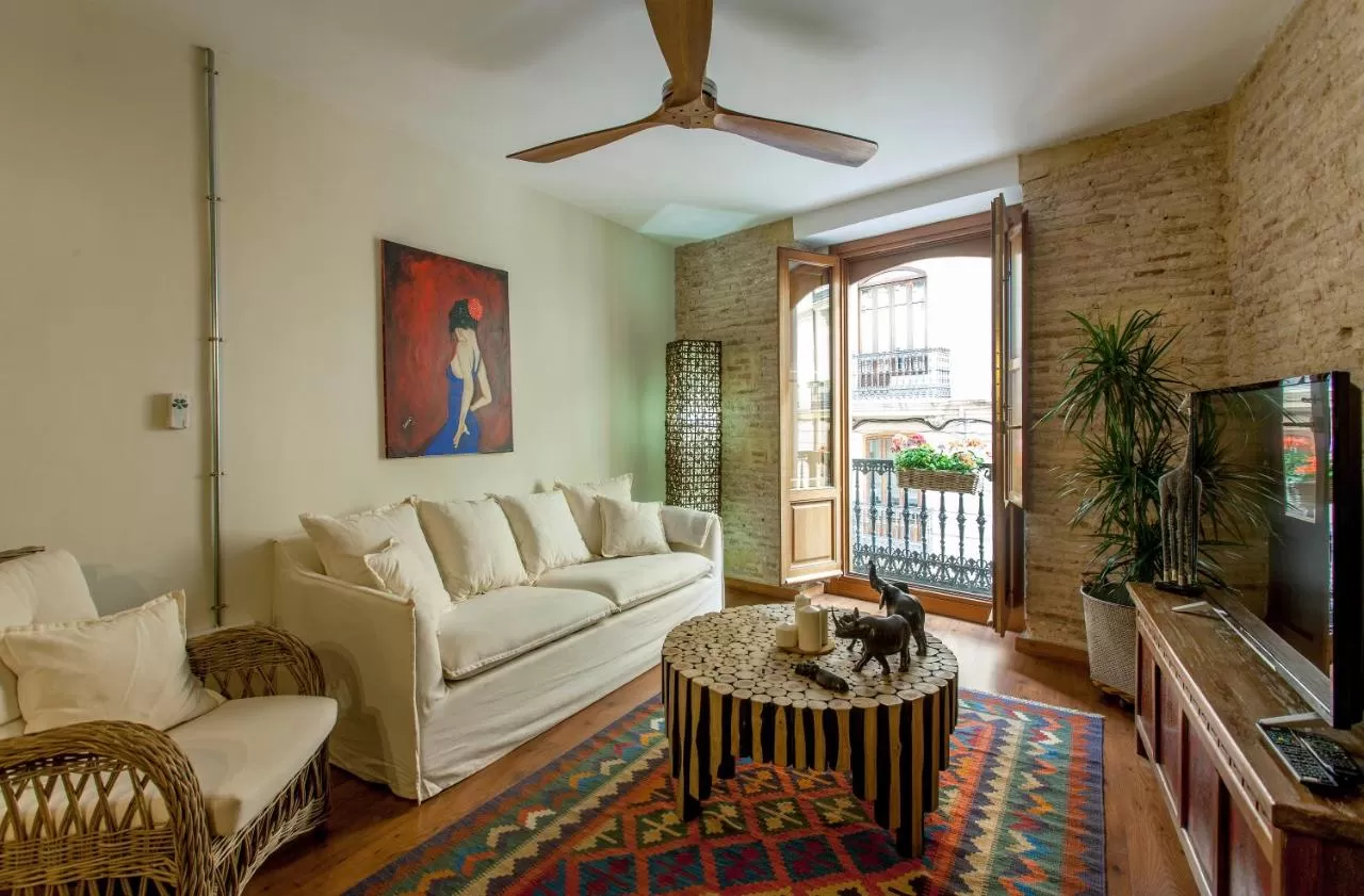 Aloha Turia- Luxurius Apartment in Historic Town