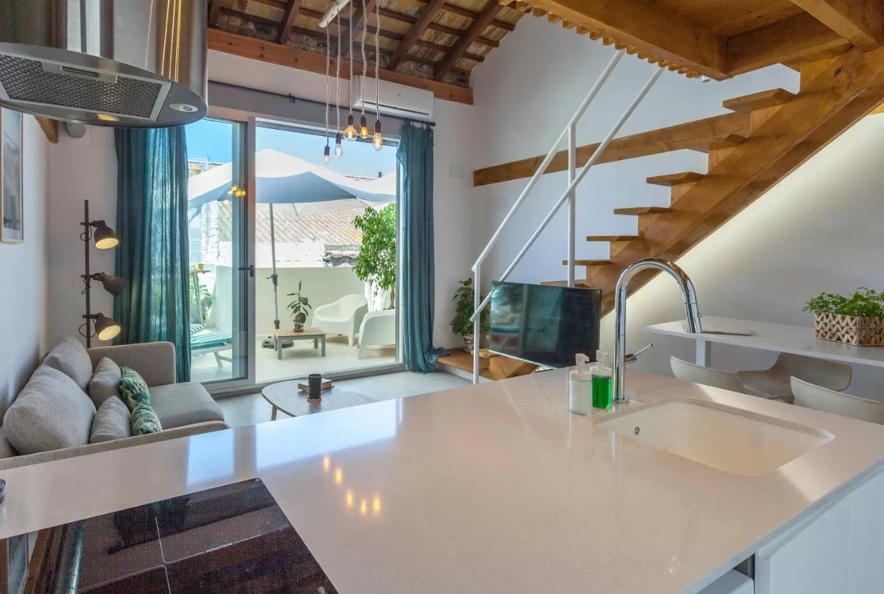 Aloha Turia- Mediterranean Gem Getaway