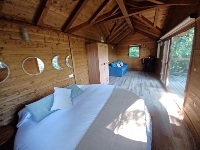 Cama amplia redonda