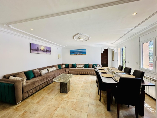 Sala de estar con sofas 
