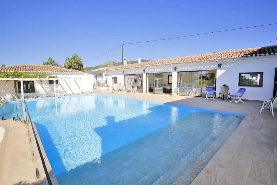 Magnífico alojamiento rural con piscina y barbacoa