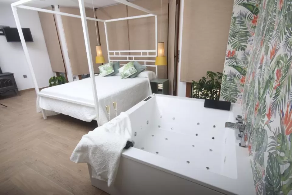 Gori Suites Llosar
