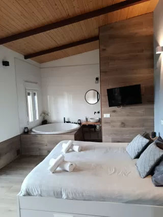 Silvia Rodríguez Valiente in your stay in Bungalow Sierra San Vicente 02 6659_1