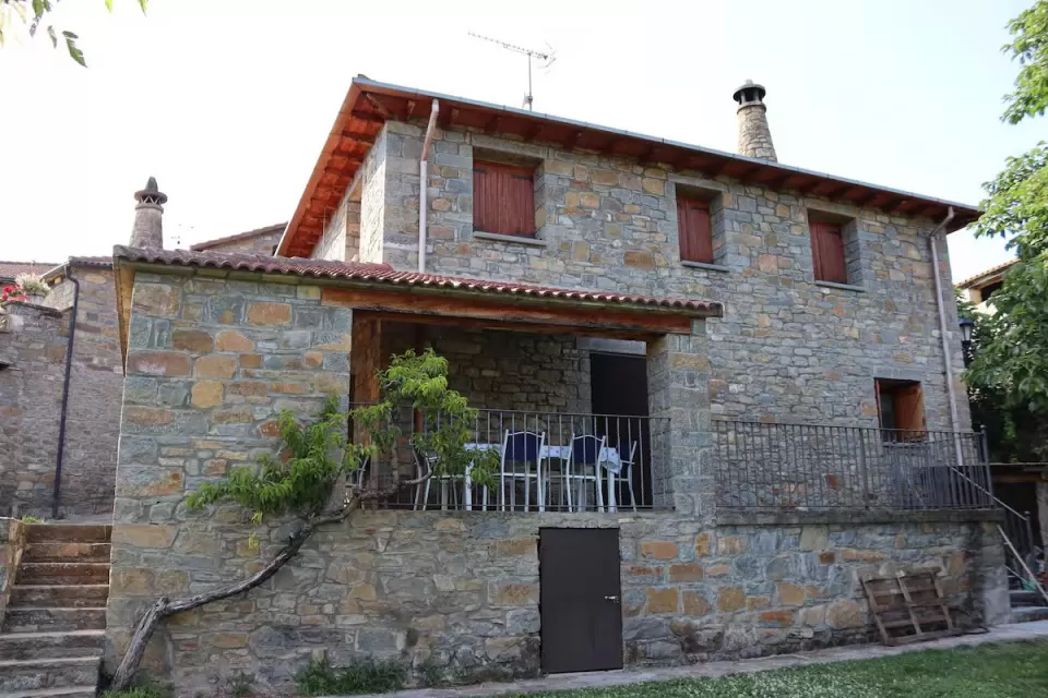 Apartamentos del Pirineo- Lanau Casa