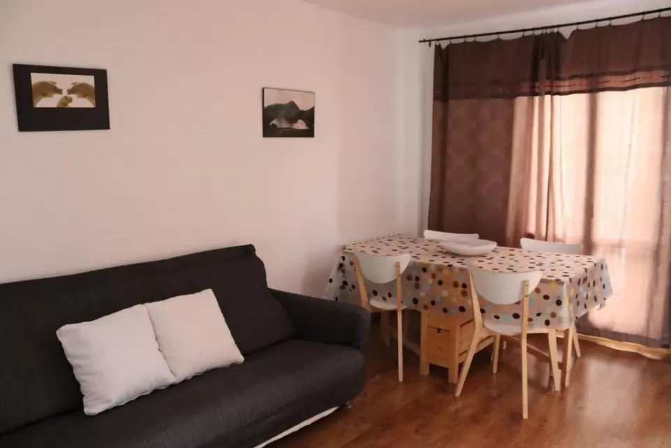 Apartamentos del Pirineo- Apart. Boltaña