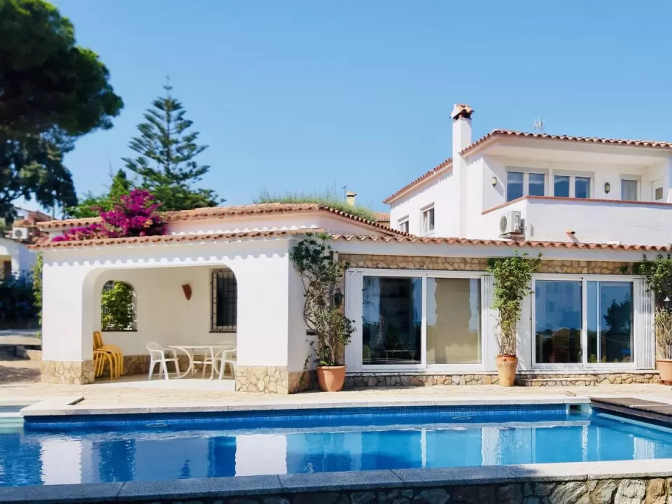 Ensueño CostaBravaSi- Piscina, A/C, BBQ, wifi