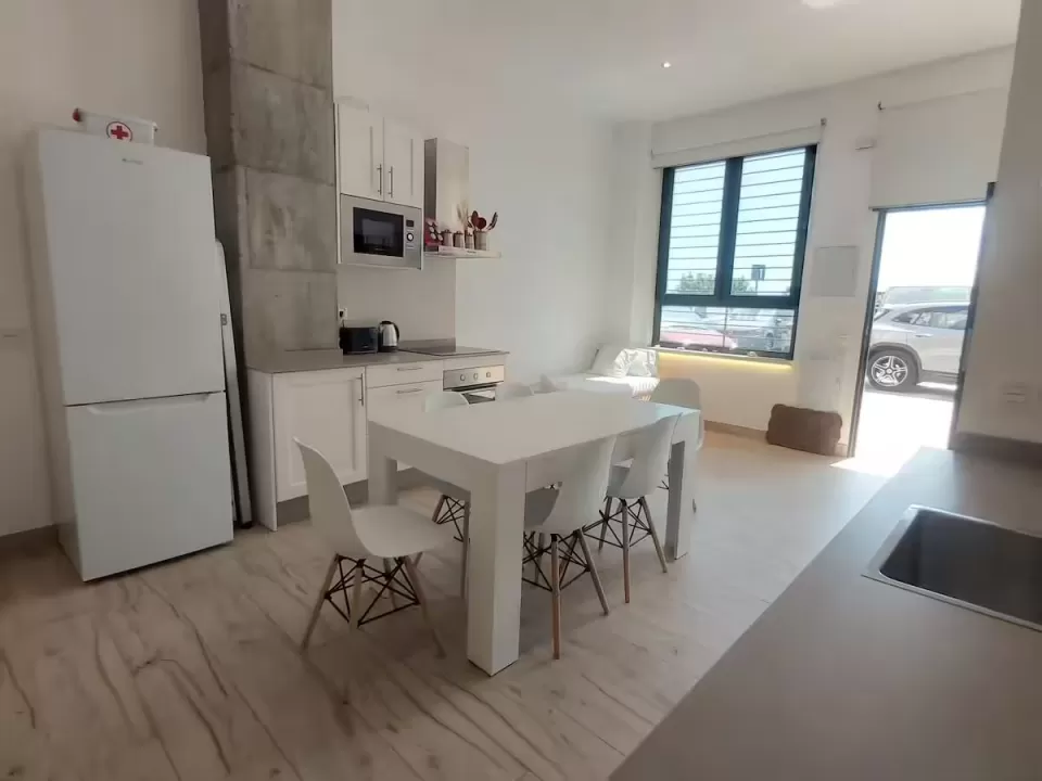 Del Parque Flats- Victoria Beach