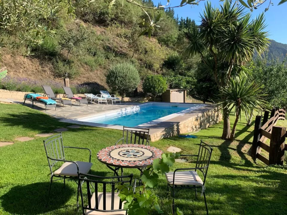 La Finca Roja