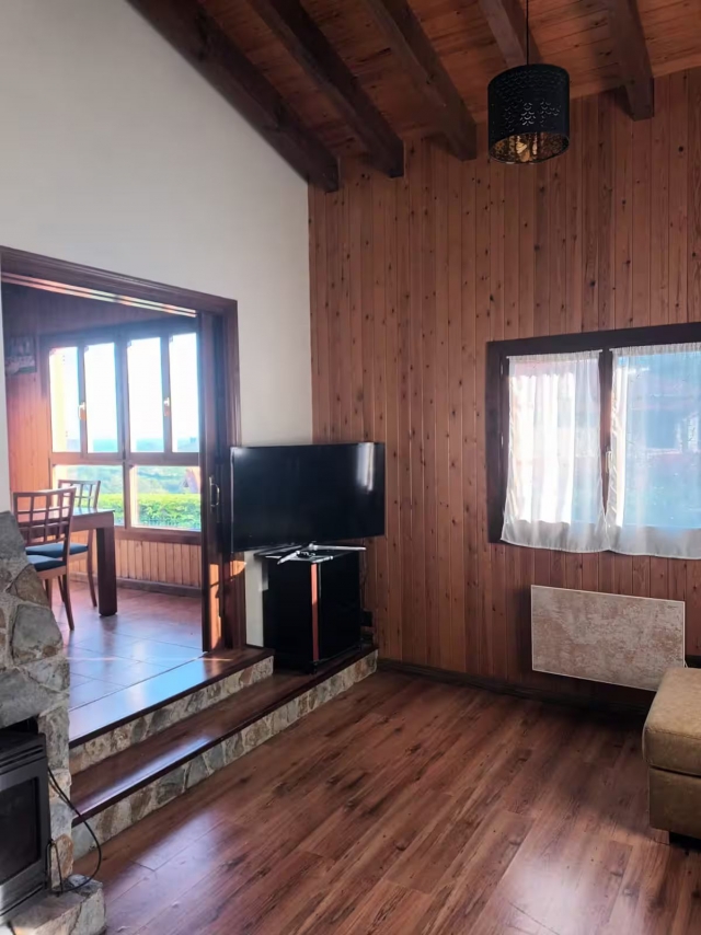 Sala amplia con tele y comedor_resultado.jpg