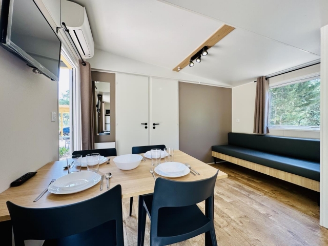 Sala amplia con sillones