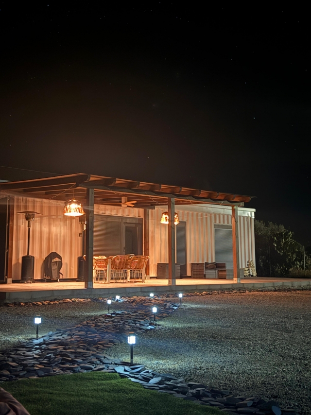 La casa por la noche