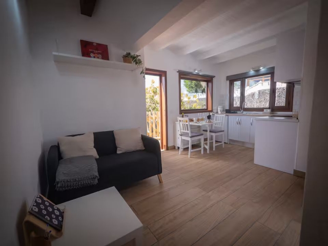 Sala de estar con sofa 