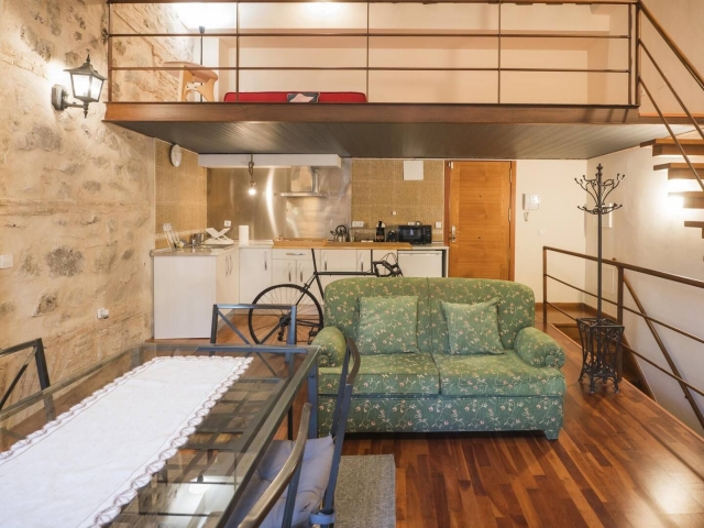 Sala amplia con cocina 