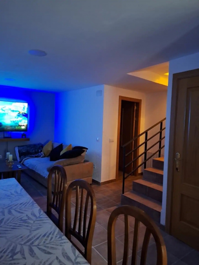 Sala amplia con vista