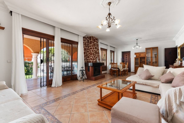 Sala con chimenea 