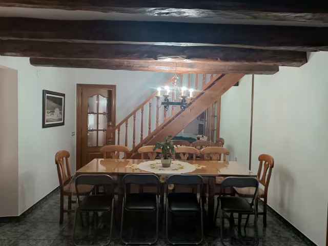 Comedor con mesa 