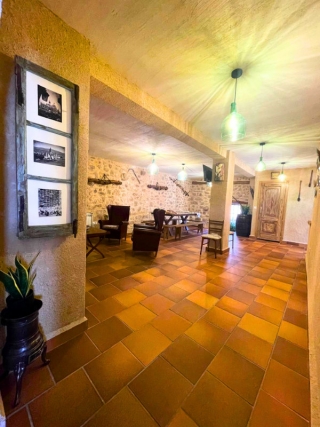 Bodega con comedor